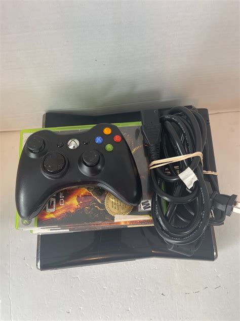 Microsoft Xbox 360 S Slim Console Model 1439 Black System 1 Controller