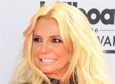 מספר מאושפזי הקורונה בבתי החולים: סנטר כפול: הפתרונות הקוסמטיים החדשניים ביותר לטיפול בבעיה