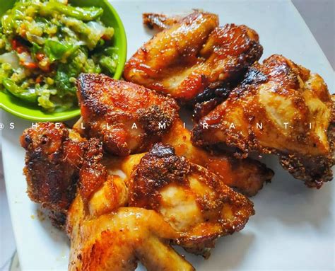 Ayam goreng kunyit antara menu yang banyak dijual di gerai atau restoran sekarang. Resep Ayam Goreng Ketumbar - Kalori Nutrisi Kalori Nutrisi