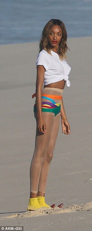Jourdan Dunn Topless As She Slips Into Swimwear For Beach Shoot Daily Mail Online