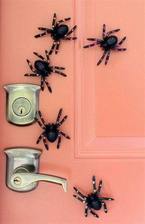 ☀ How To Put Spiders On House For Halloween Anns Blog