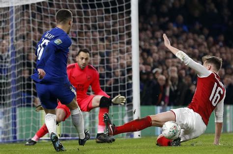 Chelsea are interested in signing former united striker romelu lukaku from inter milan, while arsenal have signed brighton's england defender ben white last season there were several instances where a player's toe or armpit led to goals being ruled out, which fans and pundits felt was ruining the game. Premier League: Chelsea y Arsenal dejan todo para la ...
