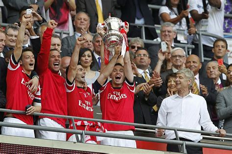Mr Met Is A Gooner Arsenal And Arsene Wenger Celebrate Fa Cup Glory