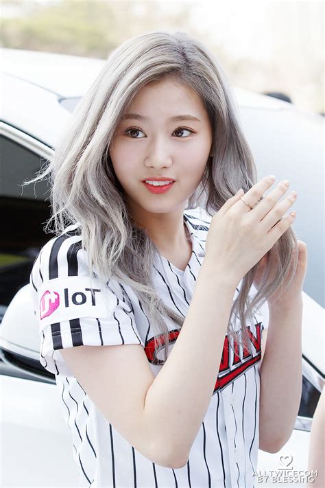 12 Of Twice’s Sana’s Most Unforgettable Hairstyles Since Debut Koreaboo