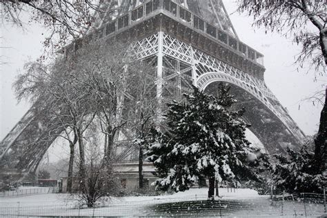 Snow Falling Wallpaper Paris Hd Desktop Wallpapers 4k Hd