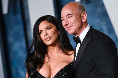 ‘is This A Joke Lauren Sanchez And Jeff Bezos Get Roasted For Vogue Photo Shoot