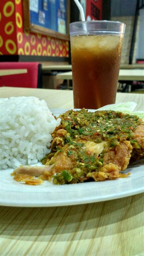 Resep kentang goreng isi daging spesial. Penasaran dengan Rasa Rocket Chicken Comal - BLOGGER KENDAL
