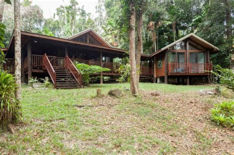 7 Incredible Rainforest Houses You Can Actually Stay In