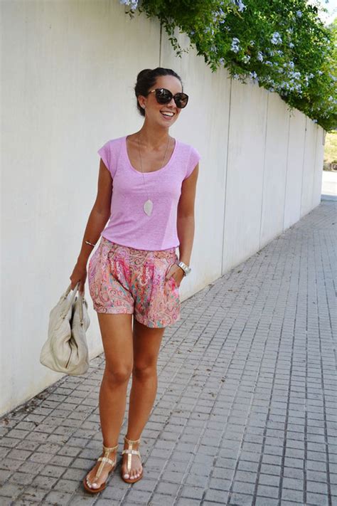 How To Wear Printed Shorts
