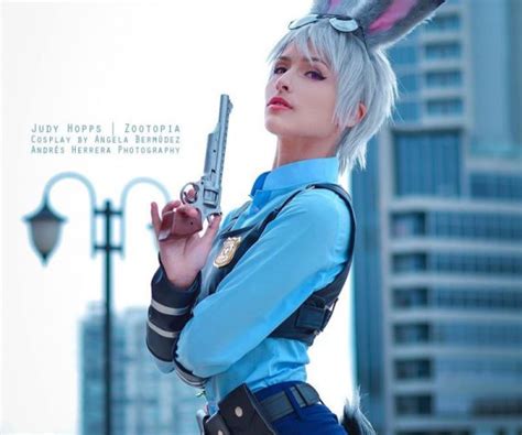 Zootopia Cosplay Pegs Out The Hot O Meter