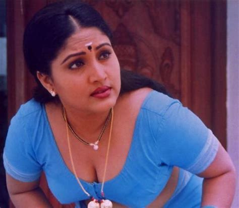 Hot Actress Telugu Aunty Without Saree Picture