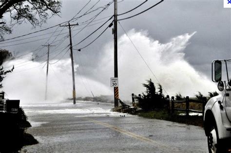Hurricane Hals Storm Surge Blog Sandy Pounding Coast With Surge And Waves