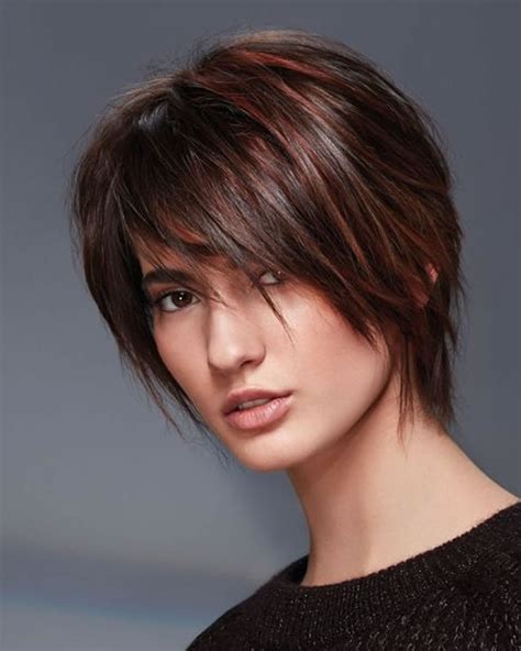 T0 add volume to a top of a head, to cover cheekbones and cheeks slightly and to have predominantly choose layered haircuts. Hey Ladies! Best 13 Short haircuts for round faces ...