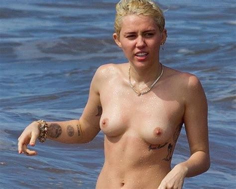 Celebrities Caught Nude At The Beach Fappenist