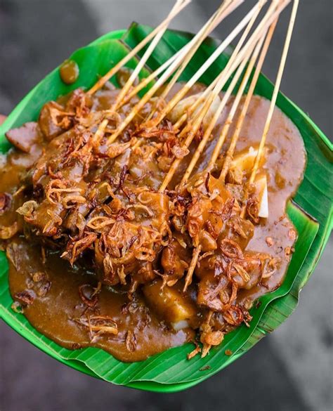 Gaungnya bahkan sampai ke indonesia. Selain Sate Padang dan Rendang, Makanan Khas Sumbar Ini ...