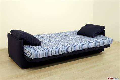 Il divano letto è una tipologia di prodotto che flexform ha risolto ottimamente elevandone di molto lo status. Divano Letto Matrimoniale Clic Clac 3 Posti Apertura a Libro