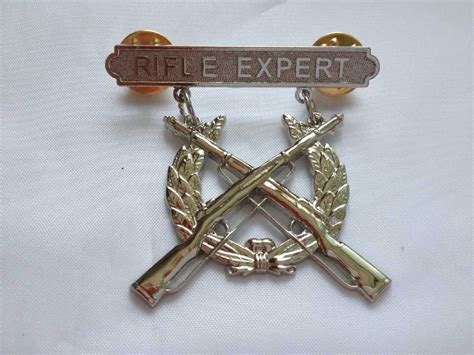 Usmc Us Marine Corps Rifle Qualification Expert Shooting Badge Pin