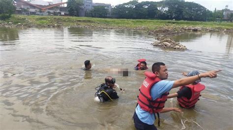 Lima Bocah Terseret Arus Sungai Ciliwung Satu Masih Hilang