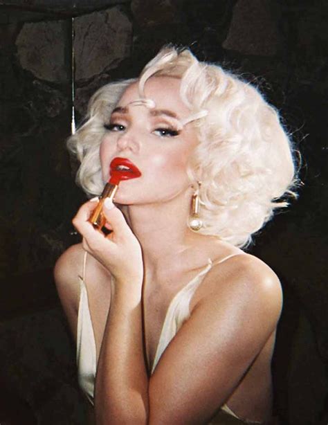 ex estrela teen atriz mostra que cresceu e encarna marilyn monroe em ensaio sexy quem quem news