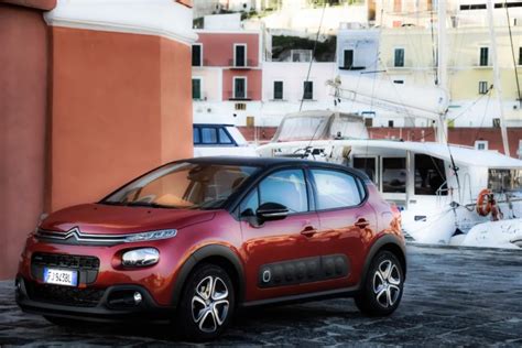 Nuova Citroen C3 Gpl La Vettura Passeggia Nella Bellissima Ponza