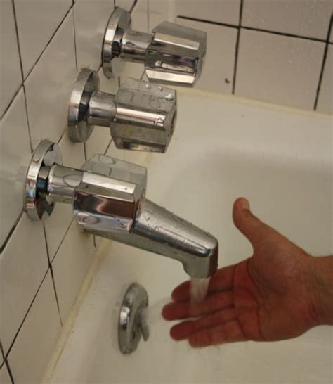 How To Replace Old Bathtub Faucet Handles PARTS OF HOME