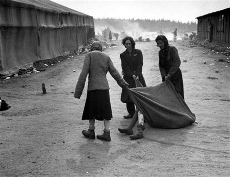 44 Photos Inside Bergen Belsen The Concentration Camp That Killed Anne
