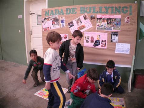 Eeb Profª Izolete Müller Ensino Fundamental Projeto Bullying Português 7ª3 Produz Mural
