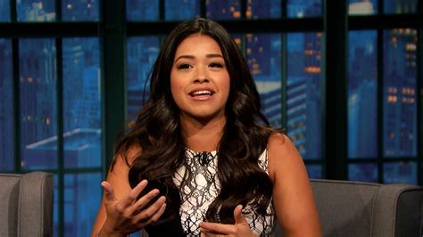 watch late night with seth meyers interview jane the virgin s gina rodriguez uses her fake