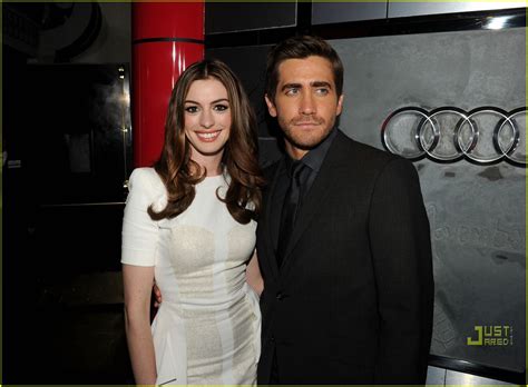 Anne Hathaway And Jake Gyllenhaal Love And Other Drugs Opening Night