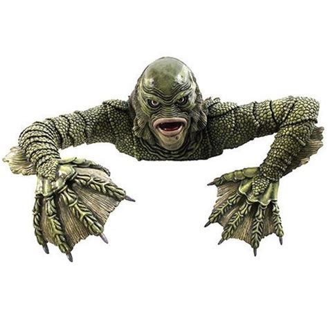 Universal Monsters Creature From The Black Lagoon Grave Walker Statue Universal Monsters