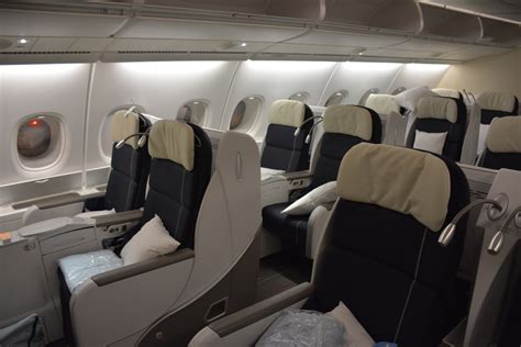 I was especially impressed by the amount of legroom. air france 777 300er business class seat | Brokeasshome.com