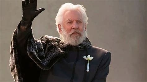 Primer Vistazo A Tom Blyth Como Presidente Snow En La Precuela De Los