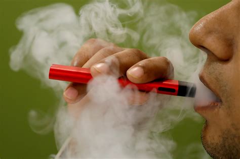 Young People Who Vape Are More Likely To Catch Covid 19 Study