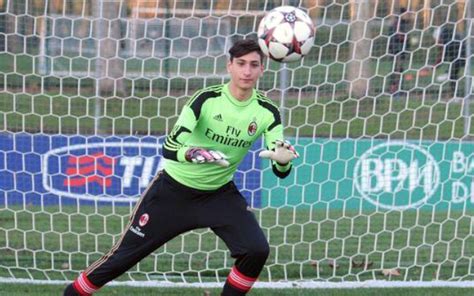 There are many prolific record holders in the guinness world records archives, but none quite match the journey of title holder ashrita furman from brooklyn, new york, who has become known as the. Chelsea transfer talk: Arsenal line up £15m Petr Cech ...
