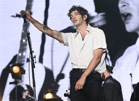 The 1975 S Matty Healy Attempts To Explain His Controversial Behavior Us Weekly