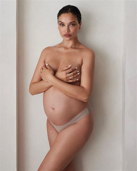 Shanina Shaik Posing Nude During Her Pregnancy In 2022 6 Photos