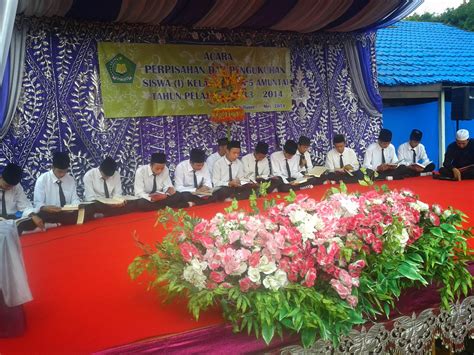 Selain itu gambar sketsa merupakan sebuah gambaran yang menggunakan media alat pensil yang berwarna hitam putih. 36 Contoh Desain Dekorasi Panggung Acara Perpisahan ...