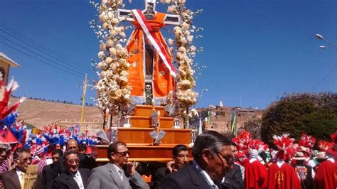 Fiesta De Las Cruces Expresión Y Devoción En Las Regiones Del Perú Rumbos De Sol And Piedra