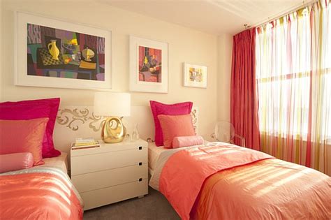 Последние твиты от 핑크피치 (@pinkpeach06). Pink and peach bedroom with twin beds | My bedroom ideas ...