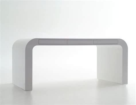 11 Modern Minimalist Computer Desks