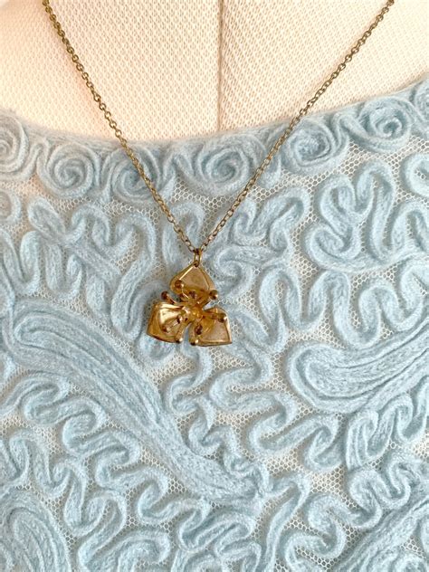 Gold Toned Flower Pendant Necklace Midcentury Floral Vintage Jewelry Etsy