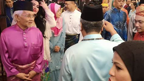 The celebration for the 89th birthday of the head of state (tyt) tun datuk patinggi abang muhammad salahuddin, will be from oct 14 to oct 17. Kehadiran TYT Tun & Toh Puan TYT Sarawak di Gawai Raya ...