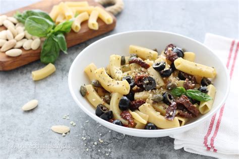 Pasta Pomodori Secchi E Olive Con Capperi Ricetta Facile E Gustosa