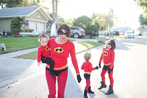 See more ideas about incredibles costume diy, incredibles costume, star wars costumes. An Incredible Weekend + Easy DIY Incredibles Family Costume - Fresh Mommy Blog : Fresh Mommy Blog