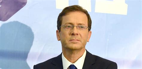 Jun 07, 2021 · כחודש לפני כניסתו לבית הנשיא באופן רשמי, נועד היום (שני) יצחק (בוז'י) הרצוג, הנשיא המיועד, עם הנשיא המכהן ראובן (רובי) ריבלין בבית הנשיא שבירושלים. העבודה מציגה: 12 מנדטים בסקרים, 9 מועמדים לראשות המפלגה ...