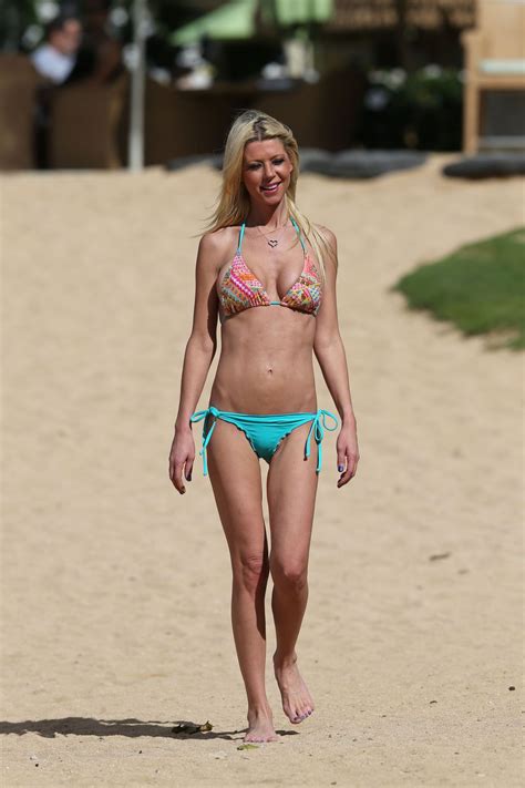 Tara Reid Shows Off Her Bikini Body At A Beach In Hawaii November