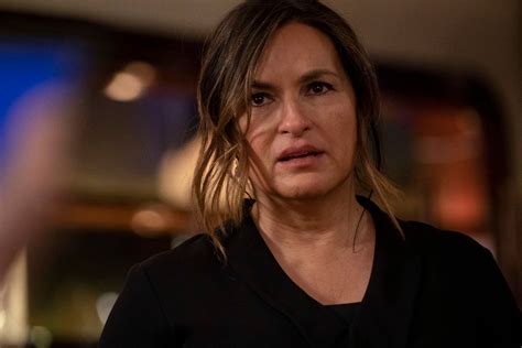 Law And Order Star Mariska Hargitay Reveals She Broke Her Knee Fractured Ankle And Suffered Torn