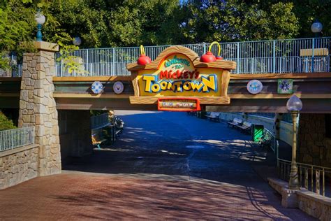 Tour Mickeys Toontown At Disneyland Park Before It Closes For A