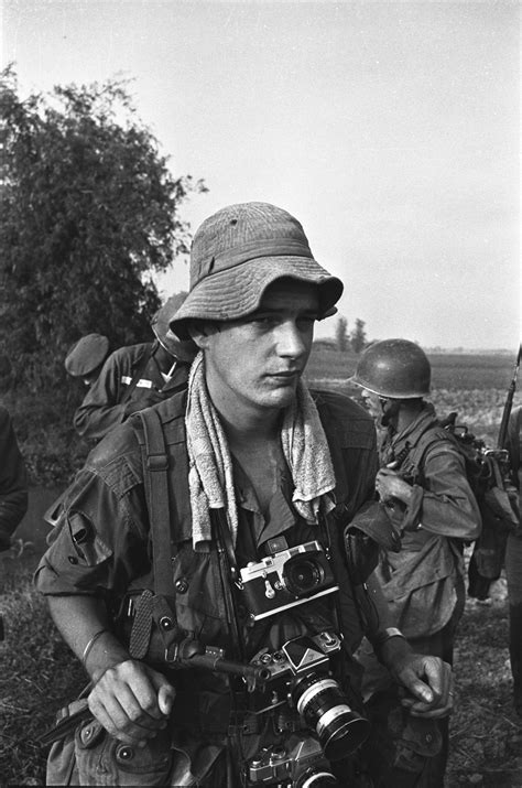 Photographer Tim Page War Photography Photographer Vietnam War Photos