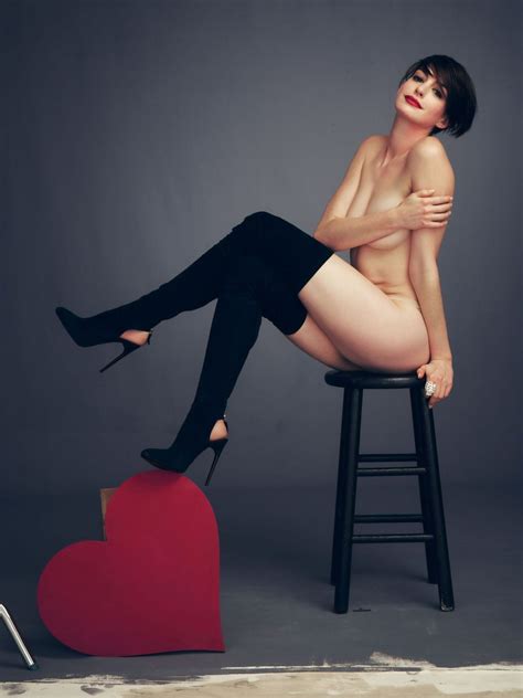 Anne Hathaway Posed Naked For Polish Photographer Alexi Lubomirski